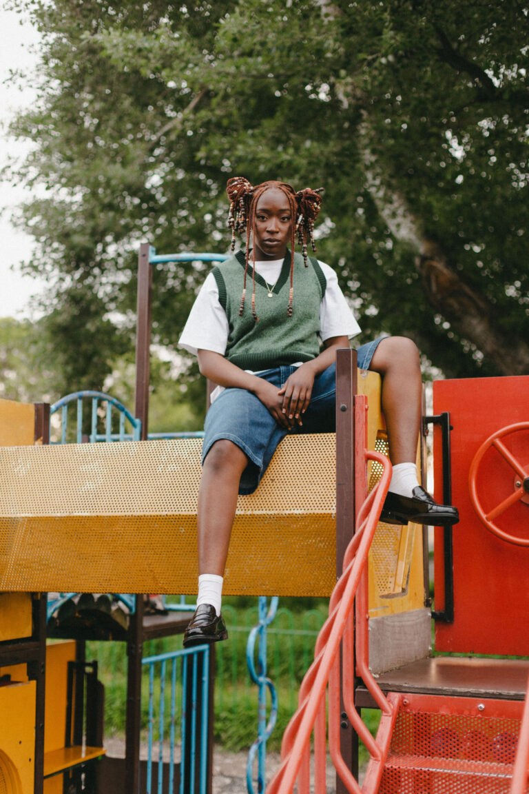 LULU – Yesterdays ft. The Joy 