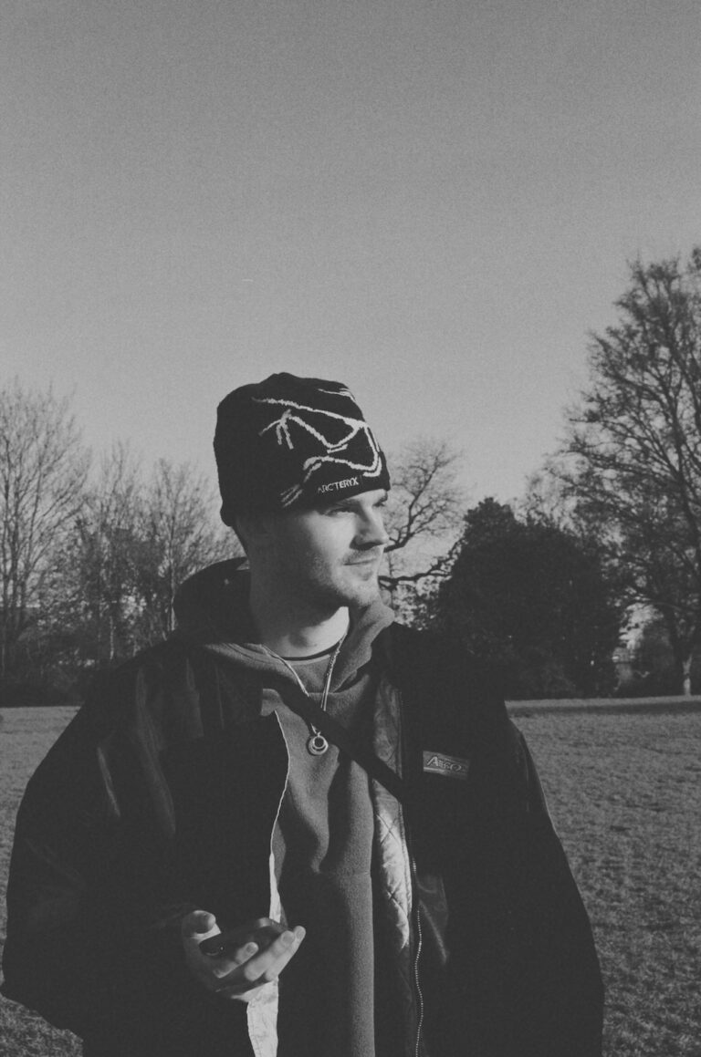 Earl Saga – Friends (w Bby Shea)